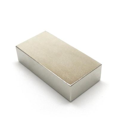 15-20 jours Temps de livraison personnalisé Magnet néodymium géant N52 de bloc 100x50x20 mm ± 1% Tolérance