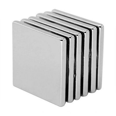 Température maximale de fonctionnement 80°C aimant au néodyme 50x10x5 pour générateur bloc à barres magnétiques