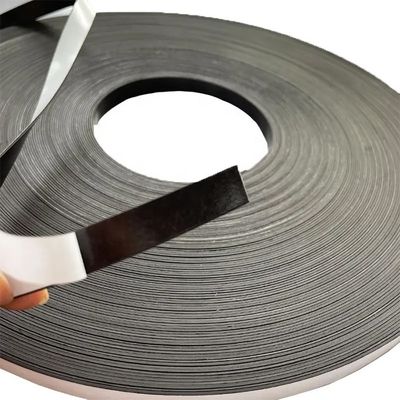 Tape magnétique en caoutchouc flexible pour véhicule d'entraînement à vapeur 50 mm pôle nord/sud isotrope/anisotrope