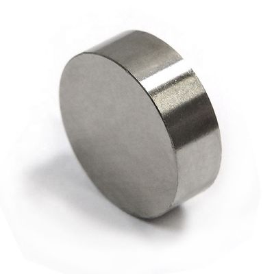 7.4g/cm3 Densité des terres rares Permanent en fonte AlNiCo cylindre rond aimanté pour le bouton de câble