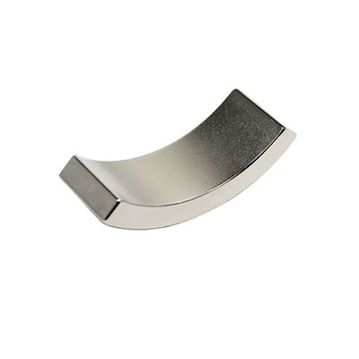 N52 Segment d'aimant en néodyme incurvé pour moteur ± 0,01 mm Tolérance d'échantillon offerte