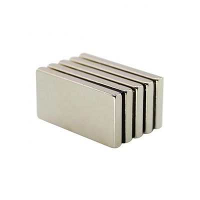 Neodymium Magnet Block NdFeB Terres rares avec revêtement Ni Traitement du service de moulage