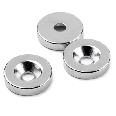 N52 Néodyme des terres rares pour l'industrie aimants anti-évier à trou avec revêtement au nickel