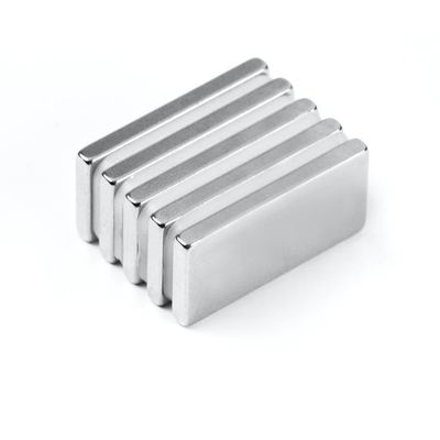 Magnéte néodymium de qualité Ndfeb pour le bloc moteur BLDC 38H SH UH à haute température de fonctionnement