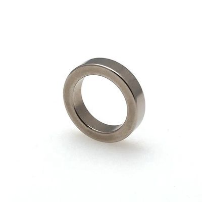 Magnéte de néodyme à tube radial orienté à un pôle unique N40 personnalisé avec une tolérance de ± 0,05 mm