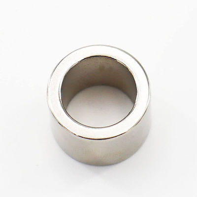 Magnéte de néodyme à tube radial orienté à un pôle unique N40 personnalisé avec une tolérance de ± 0,05 mm