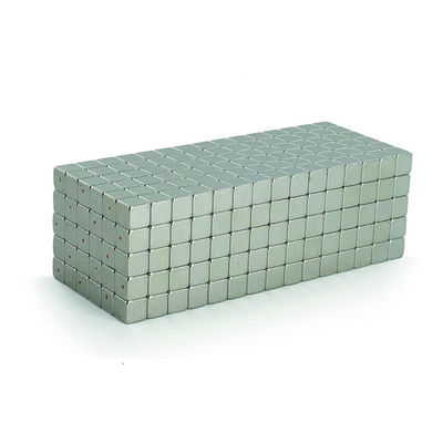 ± 1% Tolérance N35 N52 5 mm Cube magnétique au néodyme 1,14 kg Tirer avec le système ISO9001 2000