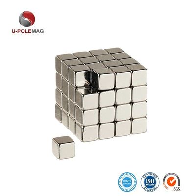 ± 1% Tolérance N35 N52 5 mm Cube magnétique au néodyme 1,14 kg Tirer avec le système ISO9001 2000