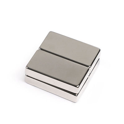 Épaisseur Magnétisme Direction N52 Grade NdFeB Block Neodymium Magnet pour l'industrie