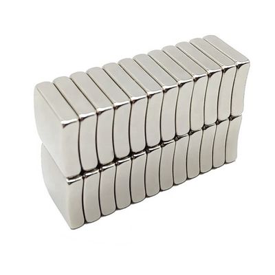 Magnéte à arc de moteur NdFeB personnalisé Magnéte à segment de néodyme super grand de qualité N35-N52