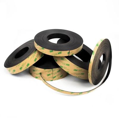 Tape magnétique en néodyme flexible 30x1,5 mm avec adhésif permanent et service de coupe