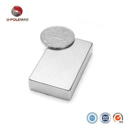 Magnés rectangulaires polyvalents en néodyme à résistance permanente et revêtement au nickel