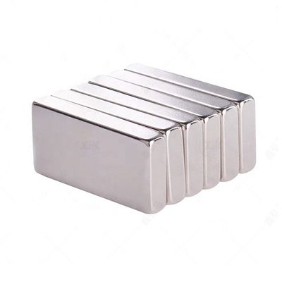 Magnéte mince rectangulaire 20x10x3mm 3,3 kg Force pour la température maximale de travail 80 centigrades