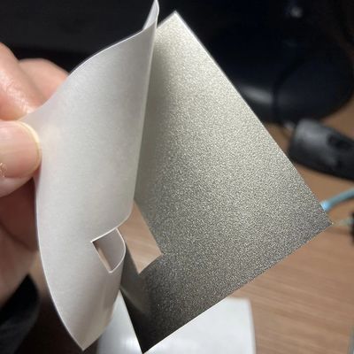 Matériau d'absorption de ferrite à ondes électromagnétiques de surface douce pour l'EMI RFID et la compatibilité cellulaire