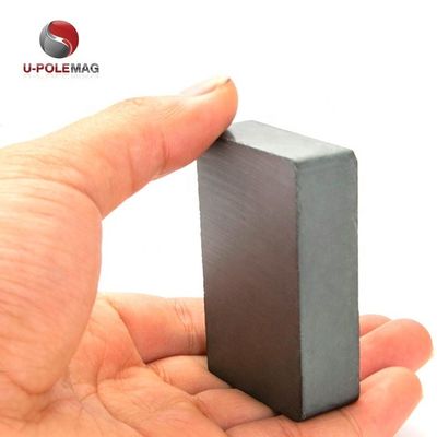 Magnés de ferrite rectangulaire noir personnalisables avec des blocs industriels solides et permanents