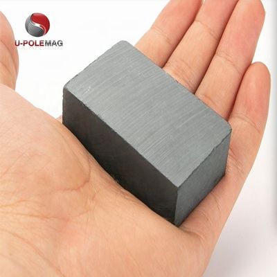 Magnés de ferrite rectangulaire noir personnalisables avec des blocs industriels solides et permanents