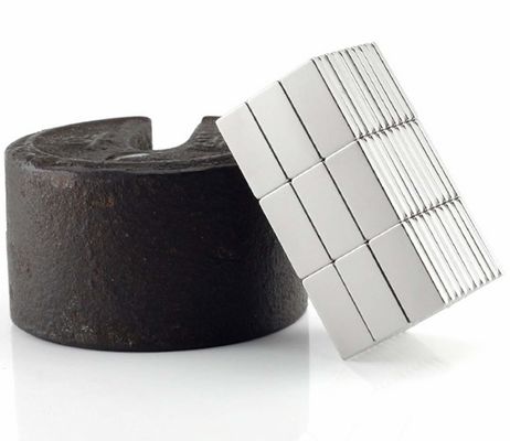 Magnéte néodymium pour la lévitation et le guidage des trains maglev superconducteurs à température