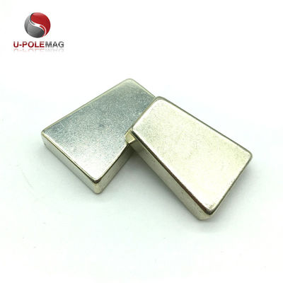 N52 aimants permanents en néodyme de taille personnalisée pour la personnalisation automobile et industrielle